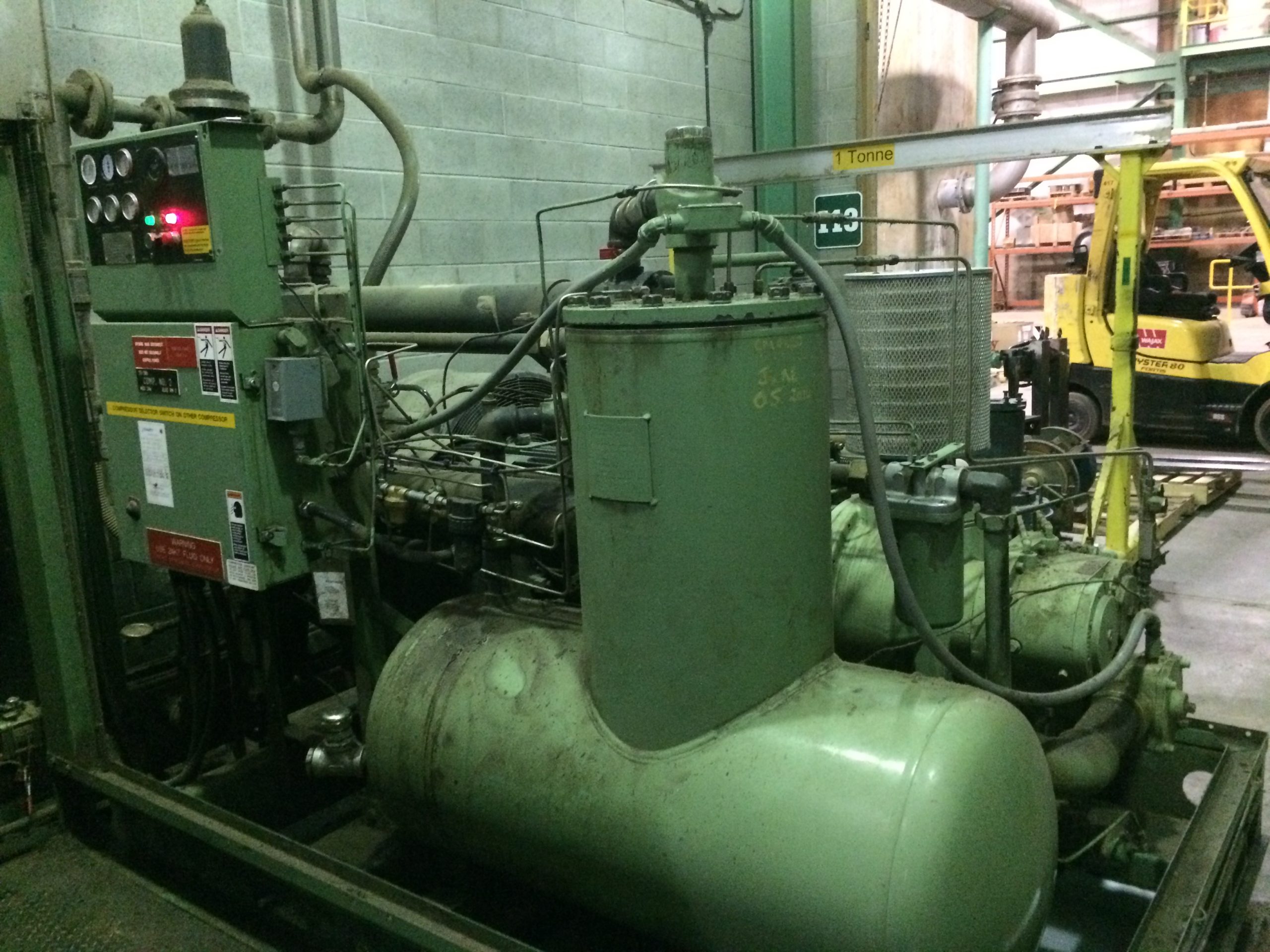 Pulp mill air compressor system